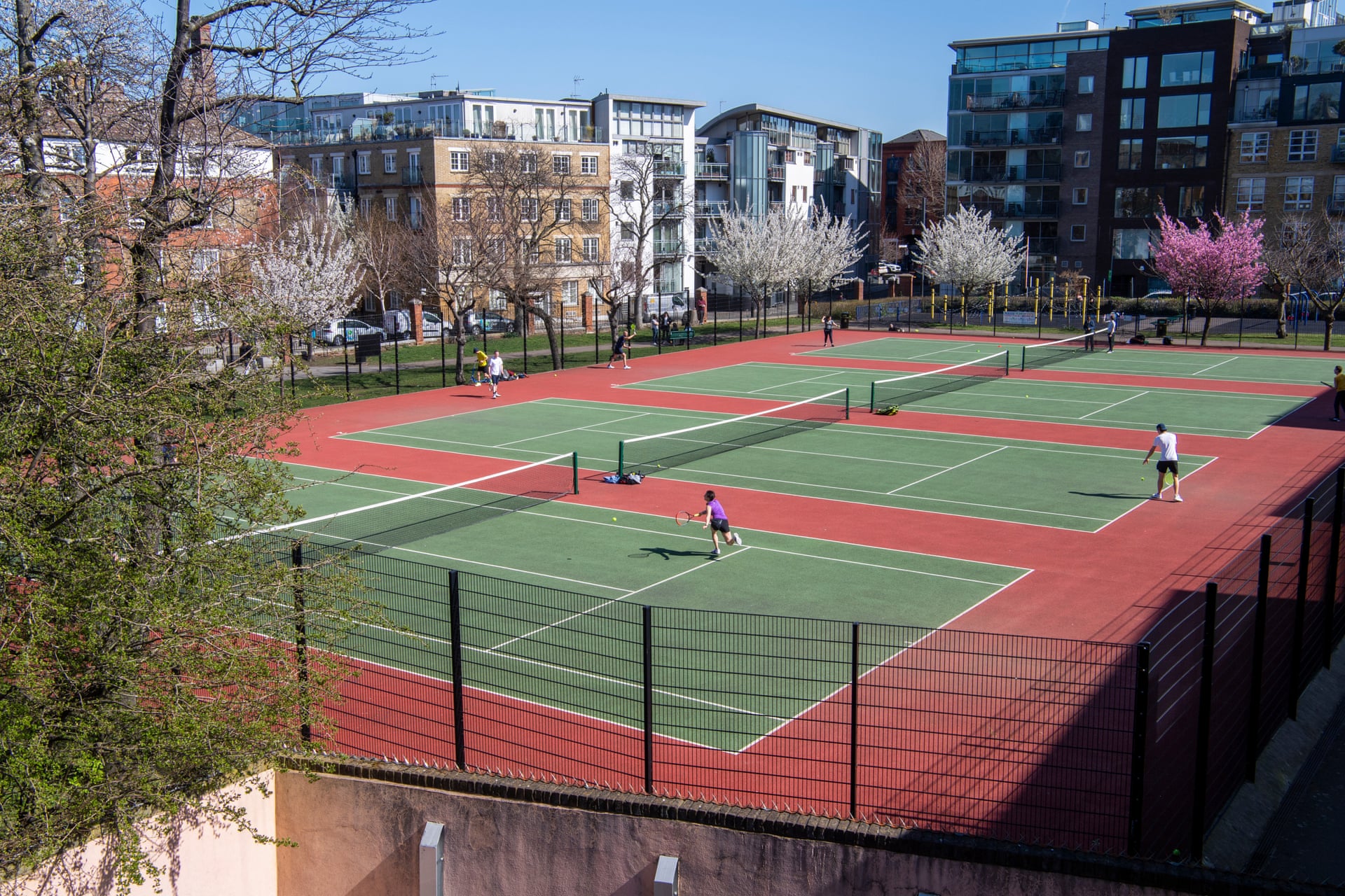 Корт это. Корт татарский. Корт Морт. «Street Tennis».