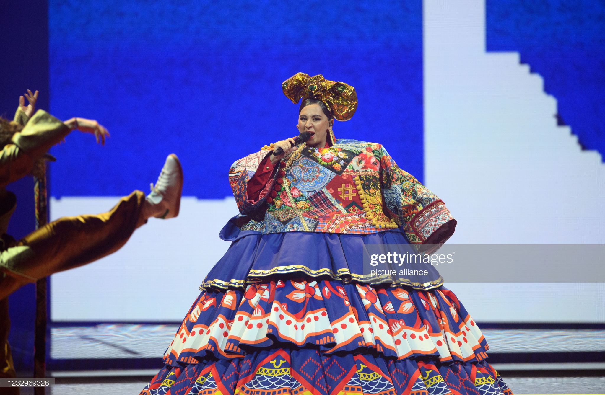 Baba roga eurovision. Манижа Евровидение 2021. Манижа Евровидение платье. Манижа Евровидение костюм. Манежа певица Евровидение.