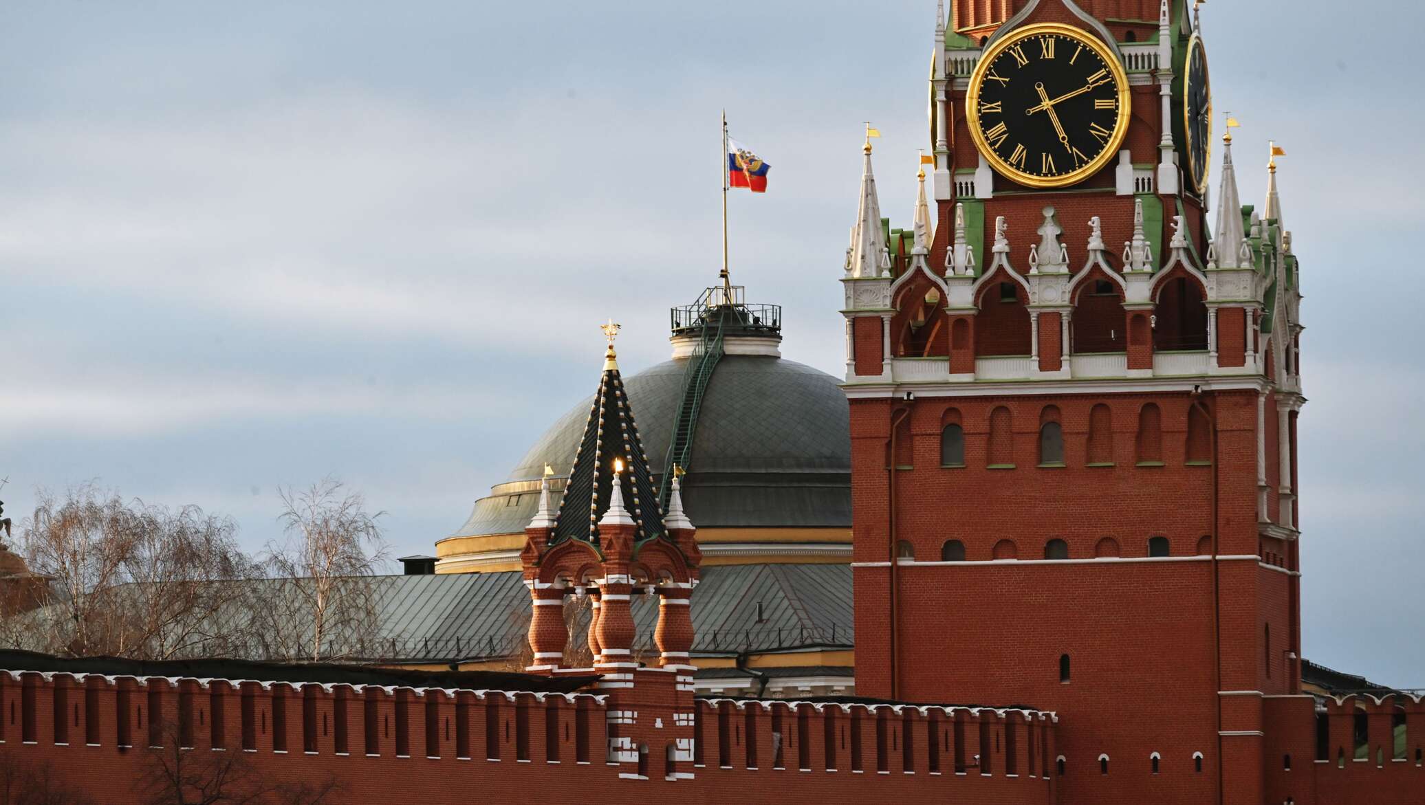 Спасская башня кремля чубайс