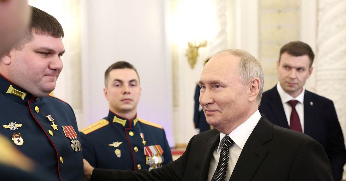 Путин президентлик сайловларида иштирок этишини маълум қилди