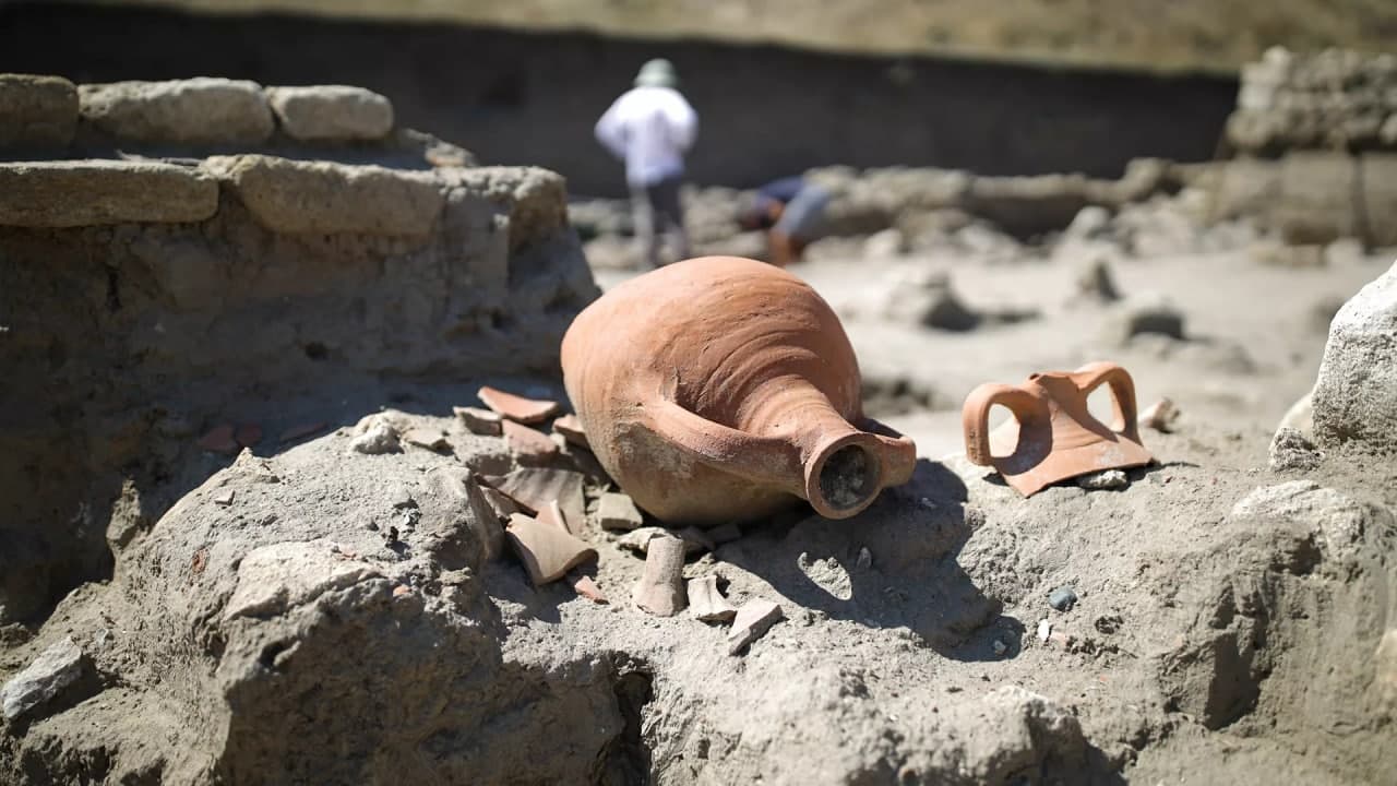 Тожикистонда археологлар ноодатий артефактларни топди — фото